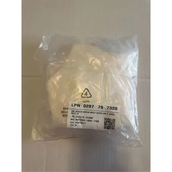 NWT - Fabletics Boost Medium Impact Sports Bra - medium/egret/light green - Picture 7 of 9